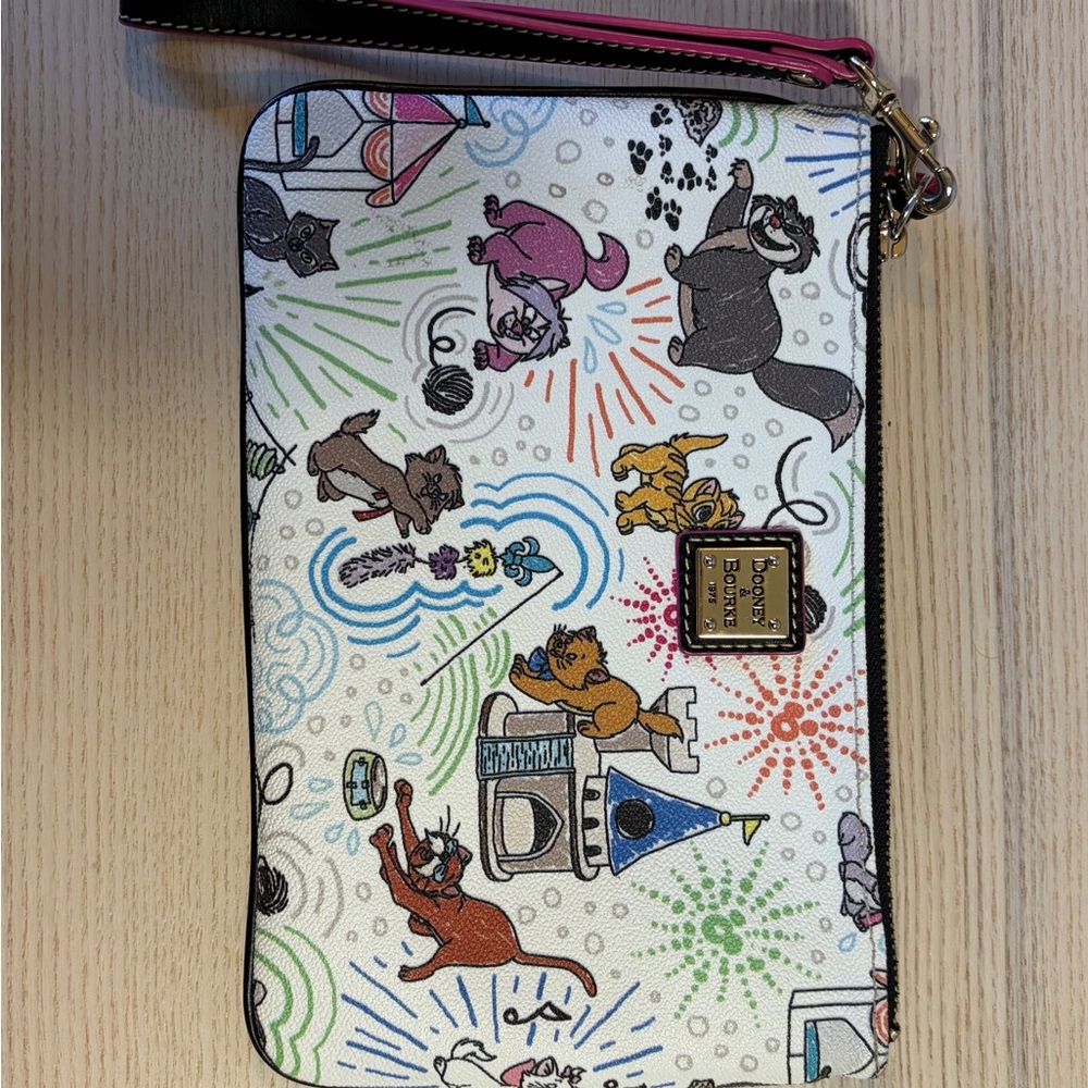Disney Loungefly Cats Sketch Dooney & Bourke Wristlet Wallet